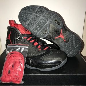 Air Jordan 2012 A Black/Varsity Red-Anthracite